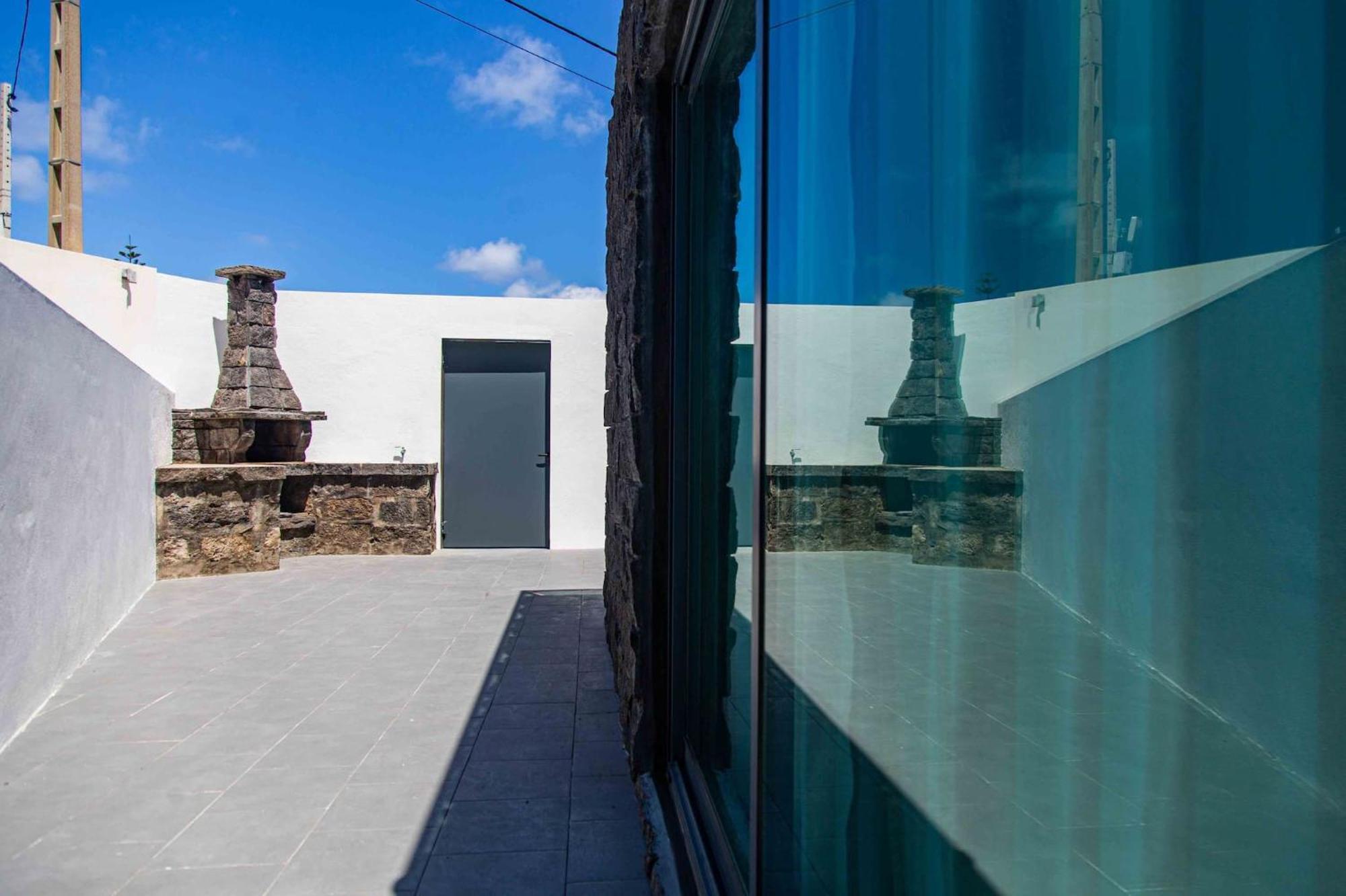Mosteiros Beach House Bagian luar foto