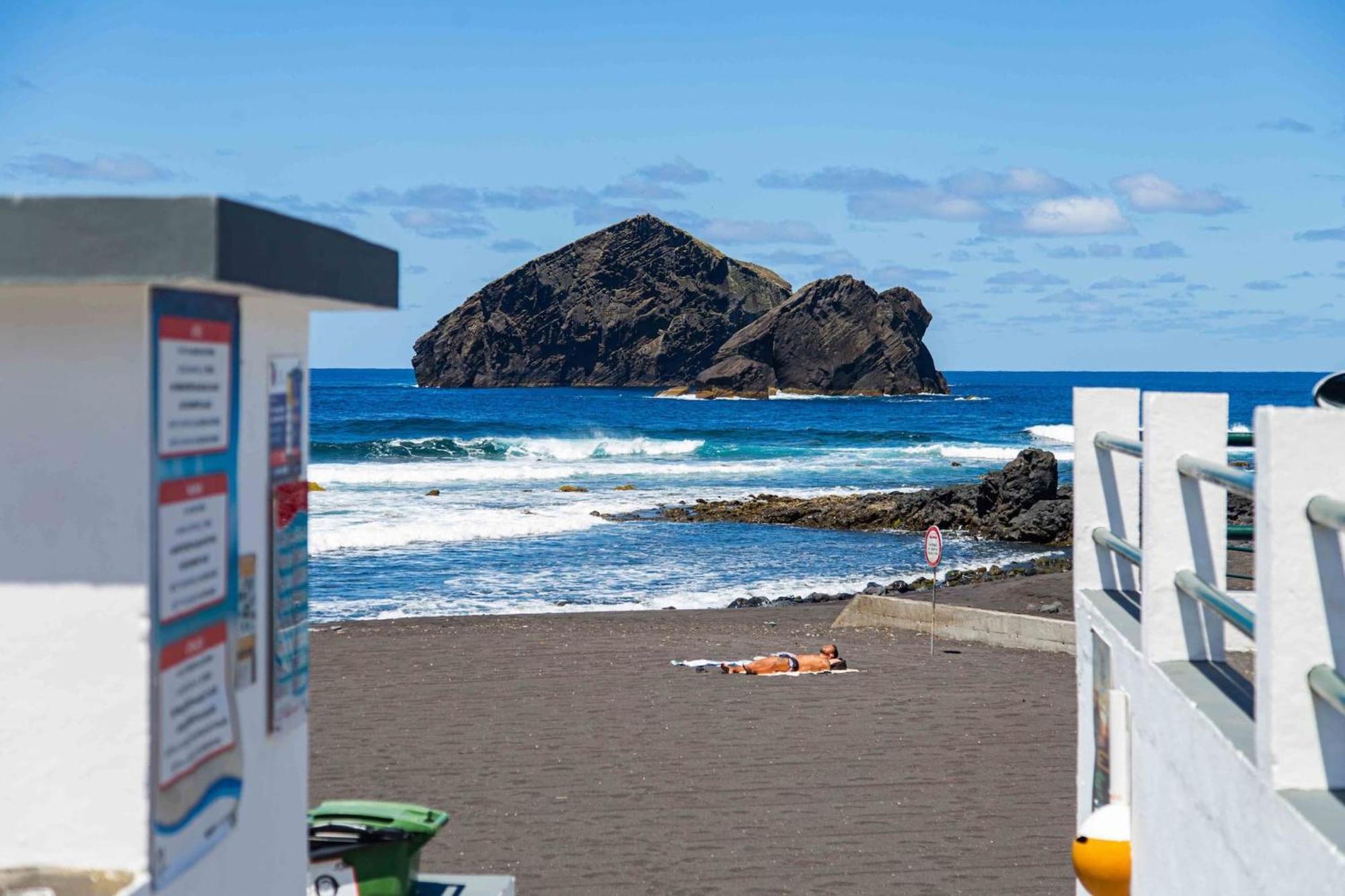 Mosteiros Beach House Bagian luar foto