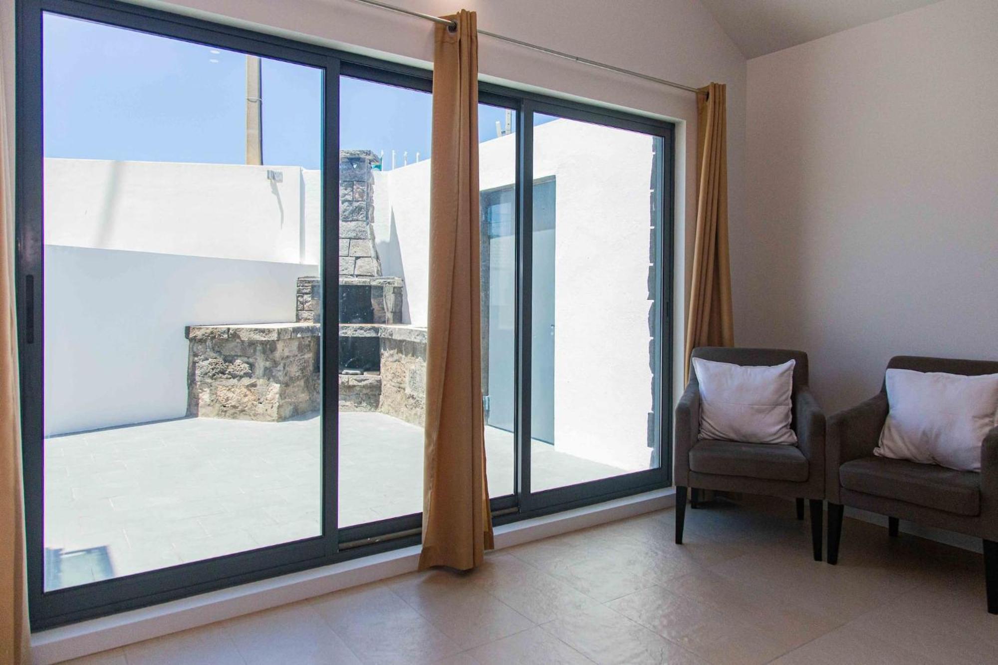 Mosteiros Beach House Bagian luar foto