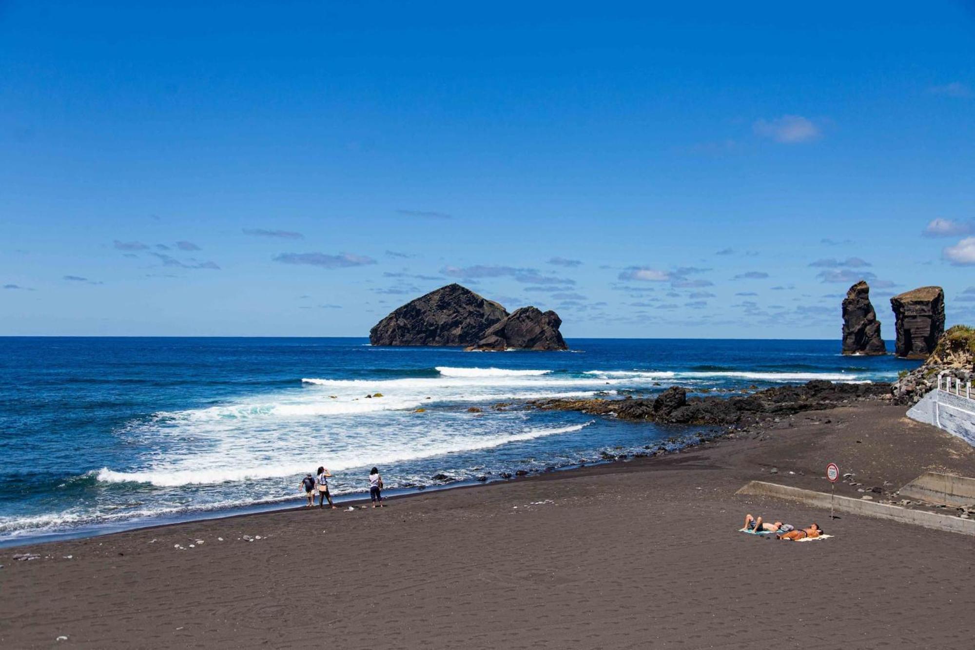 Mosteiros Beach House Bagian luar foto